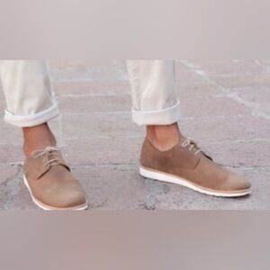 Nisolo Travel Derby in soft suede leather size 9.5